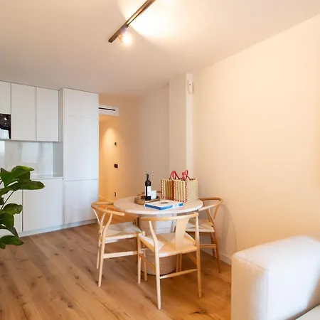 Edition 309 - Beachfront Loft By Lovelystay Apartmán